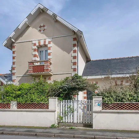 Holiday home Maison Pour 6 A A 270m De La